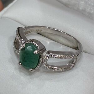 Elegant 925 Silver Ring with Green Stone